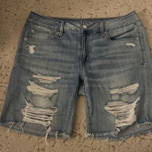 American Eagke distressed shorts